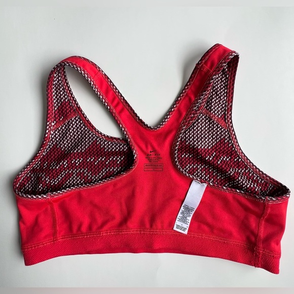 Women’s red sports bra- Nike - Picture 3 of 7